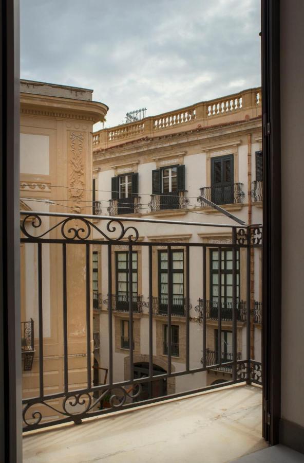Rooms 19 - Rooms And Breakfast Palermo Exteriör bild