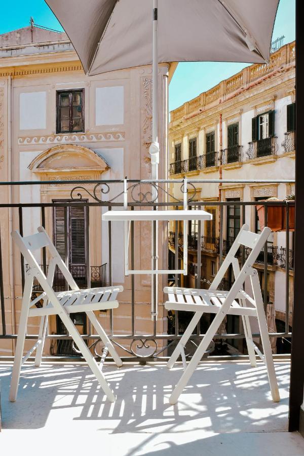 Rooms 19 - Rooms And Breakfast Palermo Exteriör bild