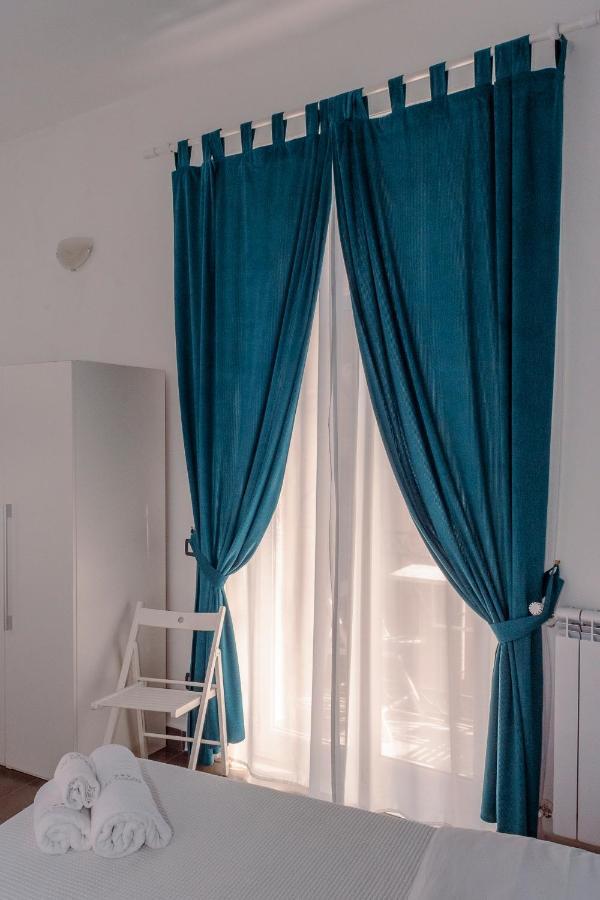 Rooms 19 - Rooms And Breakfast Palermo Exteriör bild