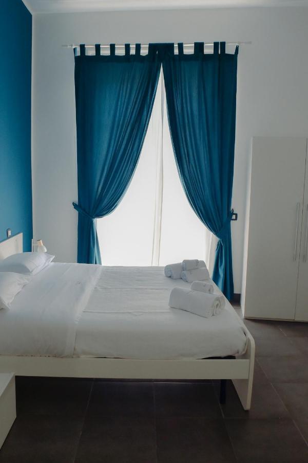 Rooms 19 - Rooms And Breakfast Palermo Exteriör bild